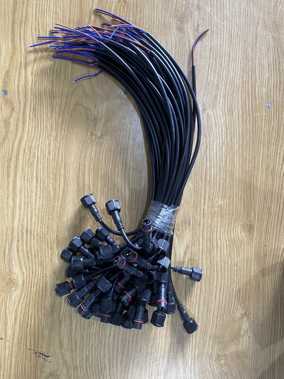 dây từ đèn ra tấm