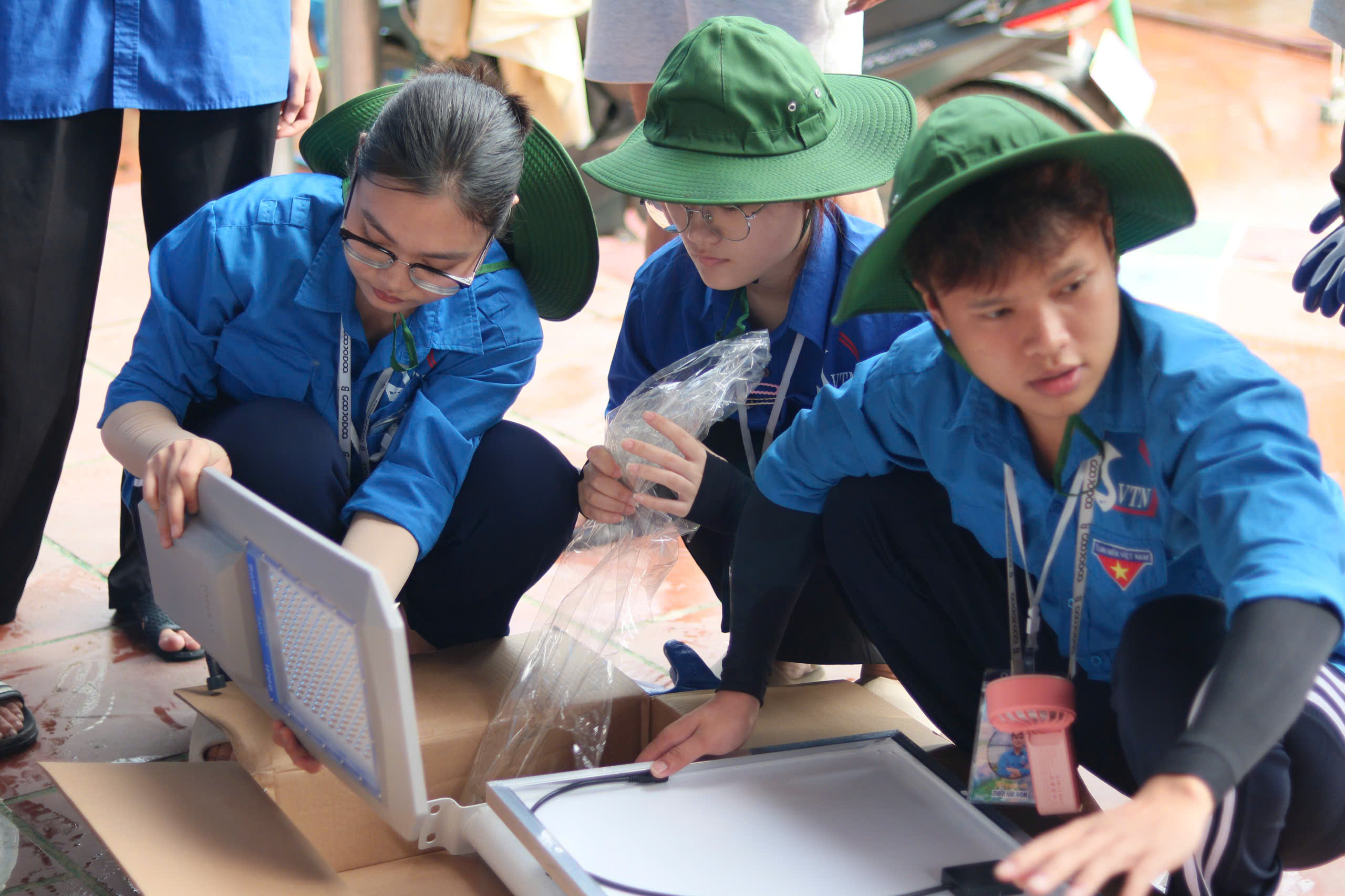 Lễ ra quân chiến dịch tình nguyện thắp sáng bản làng tại Cao Bằng